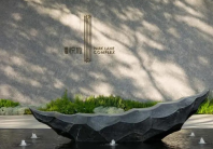 地产示范区迭代加速，景观雕塑与前场构筑物成为 “第一眼竞争力