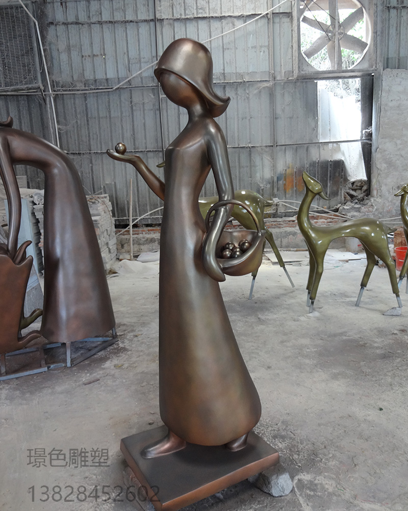 恒大集团•佛山郦湖城项目玻璃钢人物雕塑(图3)
