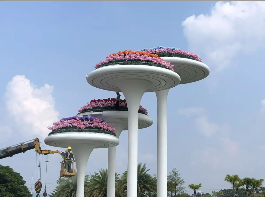 大型蘑菇伞造型景观廊架雕塑 户外白色异形钢结构花架雕塑定制(图2) 大型蘑菇伞造型景观廊架雕塑 户外白色异形钢结构花架雕塑定制(图2)