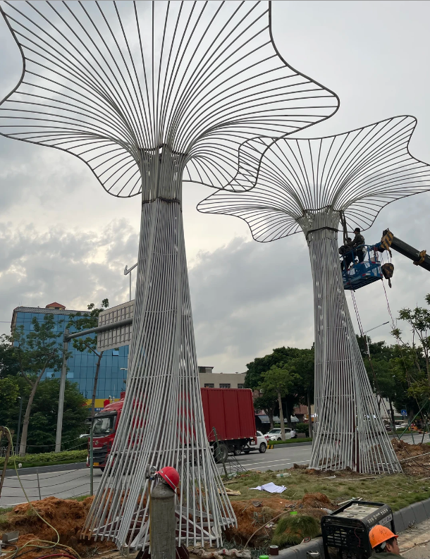 镂空钢结构树形雕塑 城市入口标识大树景观雕塑 花都迎宾地标雕塑定制(图2) 镂空钢结构树形雕塑 城市入口标识大树景观雕塑 花都迎宾地标雕塑定制(图2)