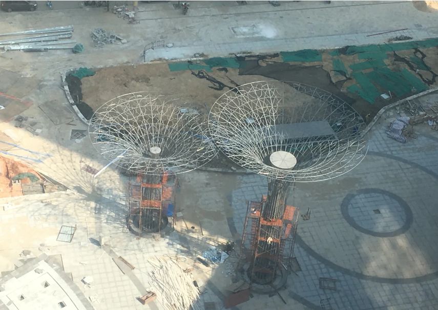 大型镂空钢结构生命之树雕塑 广场树形金属廊架地标雕塑定制(图3) 大型镂空钢结构生命之树雕塑 广场树形金属廊架地标雕塑定制(图3)