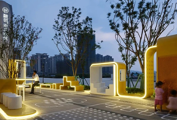 广州璟色雕塑 黄色踪迹发光模块化景观装置(图2) 广州璟色雕塑 黄色踪迹发光模块化景观装置(图2)
