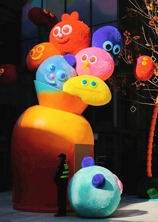 苏州万象天地 Funtopia 潮游万象玻璃钢雕塑商业互动装置(图1) 苏州万象天地 Funtopia 潮游万象玻璃钢雕塑商业互动装置(图1)