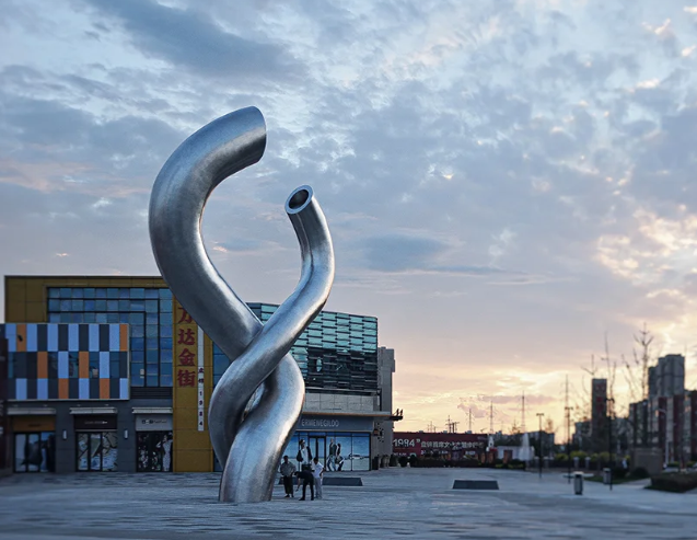 海外公共雕塑市场持续升温｜中国定制不锈钢雕塑成国际城市景观优选(图3)