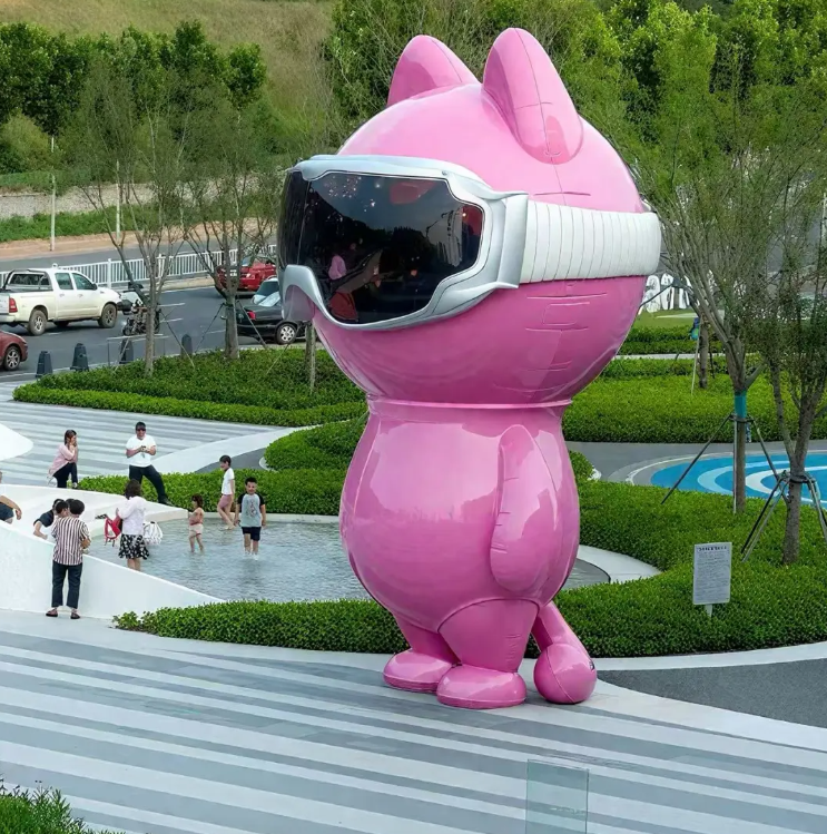 万科城赛博猫咪卡通 IP 雕塑(图1) 万科城赛博猫咪卡通 IP 雕塑(图1)